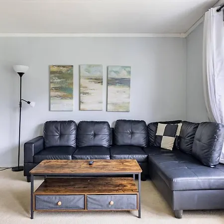 Cozy 3B2Ba Home With Huge Backyard And Gym